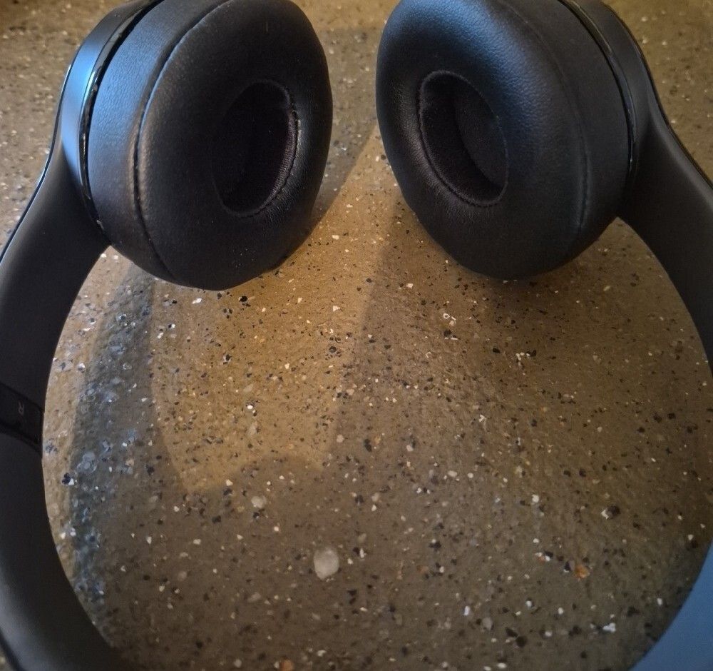Dr Dre Beats Solo3 Wireless On-Ear Headphones - Excellent Working Condition - Picture 5 of 6
